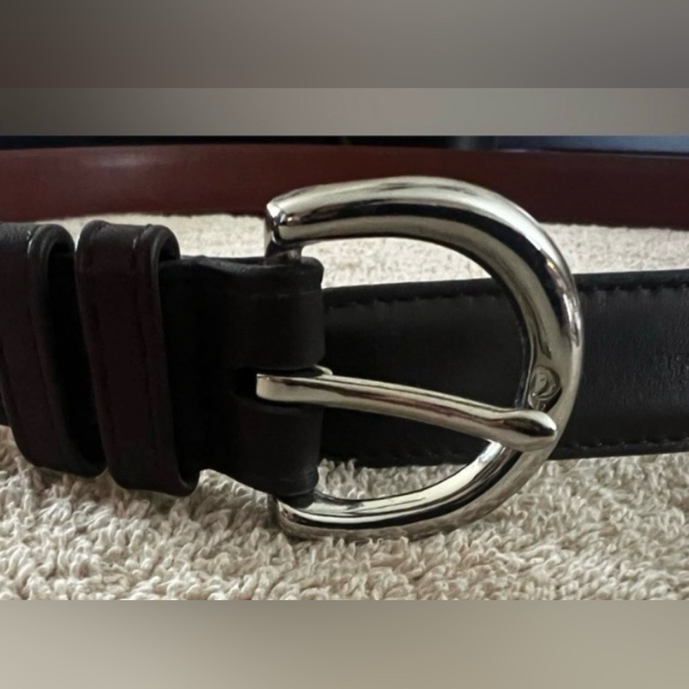 Coach women’s BROWN leather belt with Silver buckle